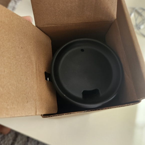 Hydro Flask Matte Black Insulated Bottle - Picture 3 of 3